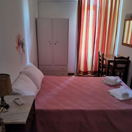 אדיפסוס Ξενοδοχείο 'Παλλαδιον' Hotel 'Palladion' מראה חיצוני תמונה