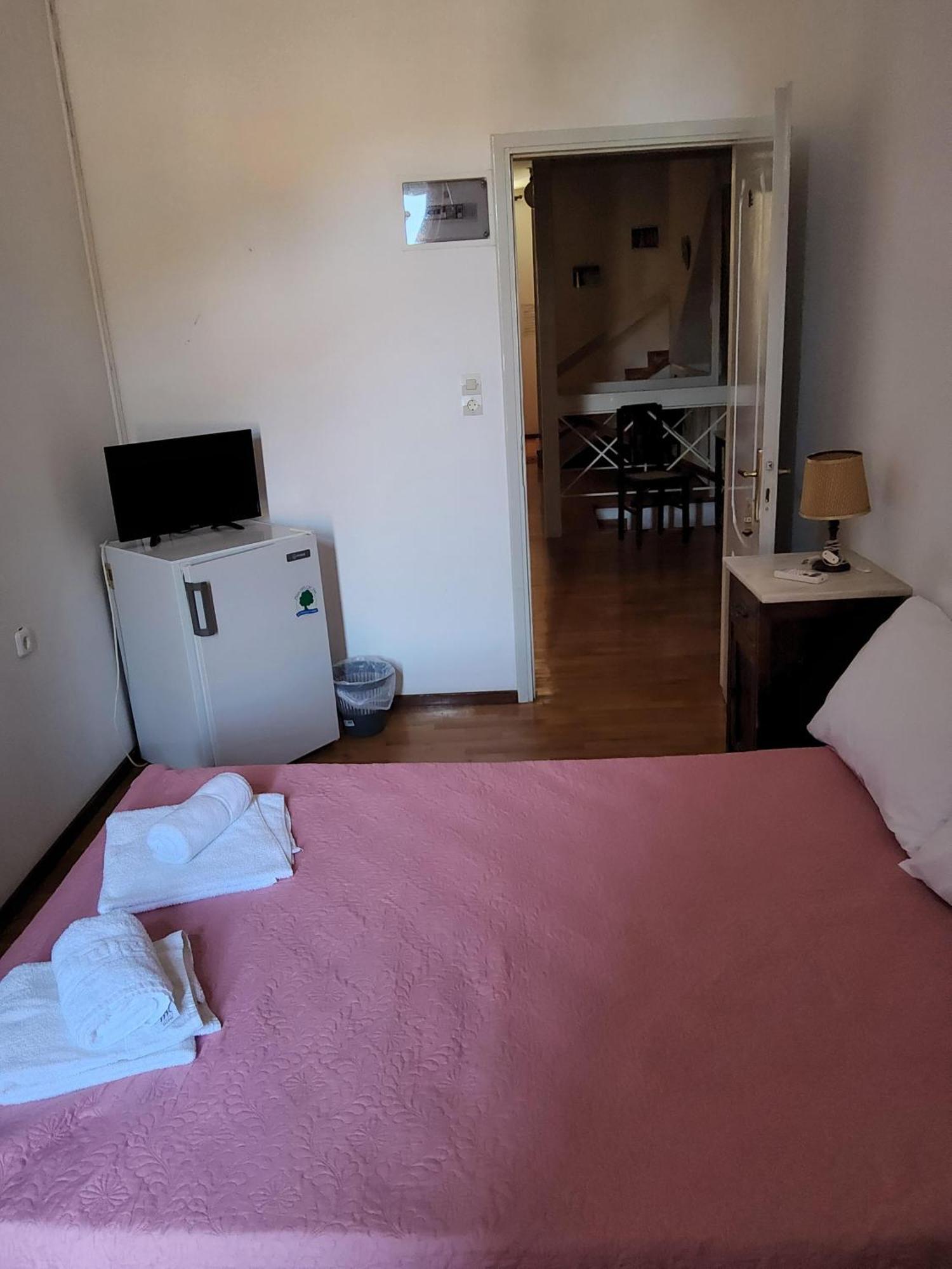 אדיפסוס Ξενοδοχείο 'Παλλαδιον' Hotel 'Palladion' מראה חיצוני תמונה