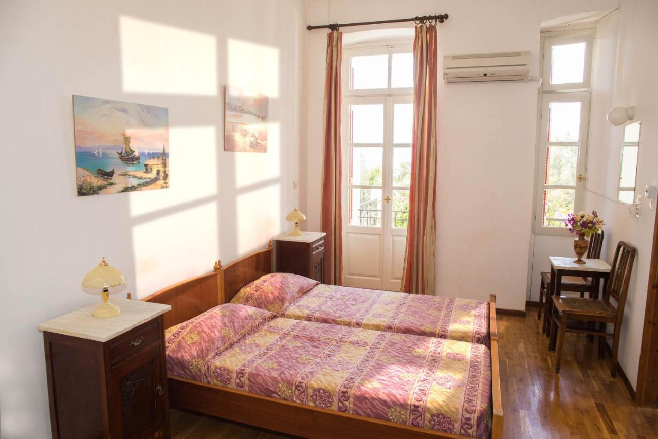 אדיפסוס Ξενοδοχείο 'Παλλαδιον' Hotel 'Palladion' מראה חיצוני תמונה