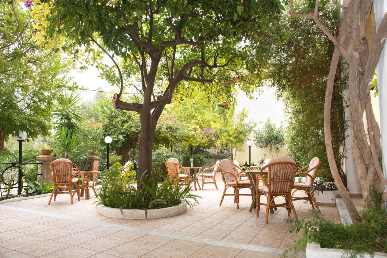 אדיפסוס Ξενοδοχείο 'Παλλαδιον' Hotel 'Palladion' מראה חיצוני תמונה