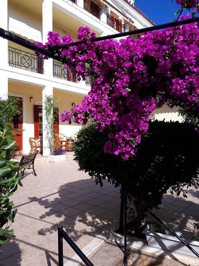 אדיפסוס Ξενοδοχείο 'Παλλαδιον' Hotel 'Palladion' מראה חיצוני תמונה